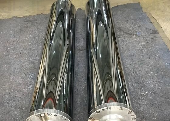 Rodillo de calentamiento por inducción de deriva de temperatura menor restringido para compuestos de precapa y trabajos de laminación de metales